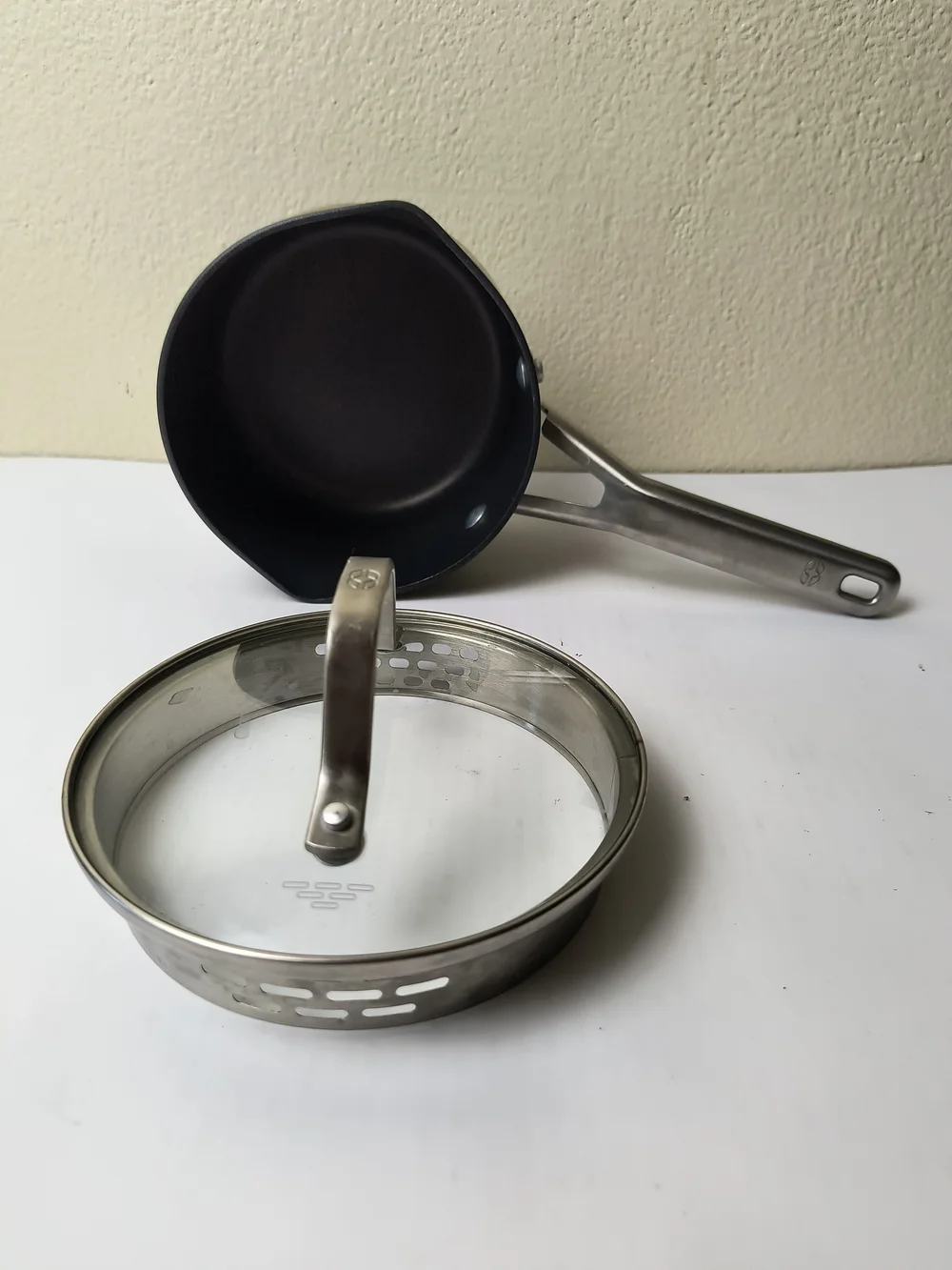 Calphalon 1.5qt/1.4L Black Saucepan with Glass Lid and Stainless Handle